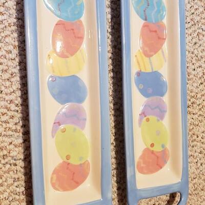 2 ceramic trays