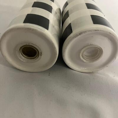 Collectible Salt & Pepper Shakers (G-MG)