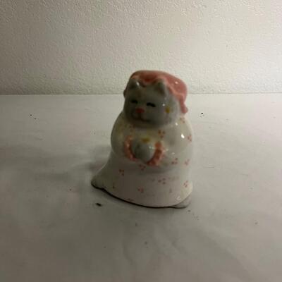 Collectible Salt & Pepper Shakers (G-MG)