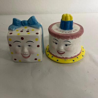Collectible Salt & Pepper Shakers (G-MG)