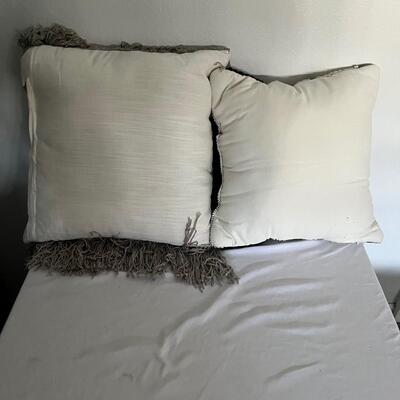 Decorative Pillows (G-MG)