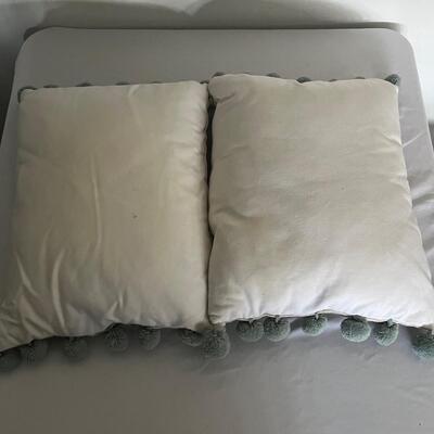 Decorative Pillows (G-MG)