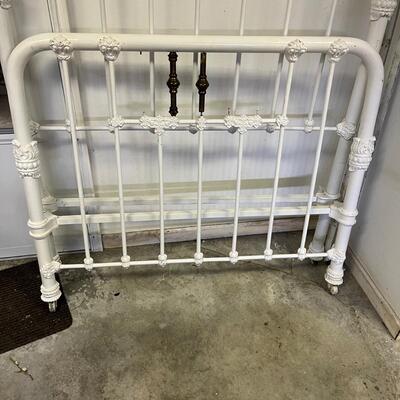 Vintage Brass Bed (G-MG)