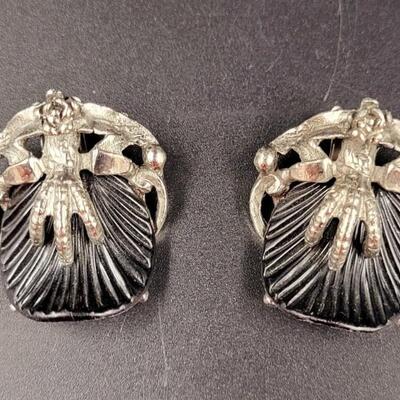 VINTAGE GLOTHIC STYLE CLIP ON EARRINGS