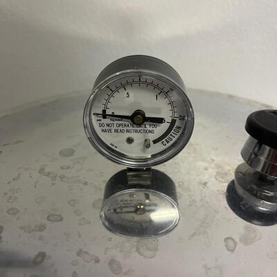 Presto 17 Quart Pressure Cooker & Canning Supplies (G-MG)