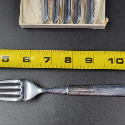 1847 ROGER CO TRIPLE PLATE BOXED SILVER PLATE KNIFE & FORK SETS