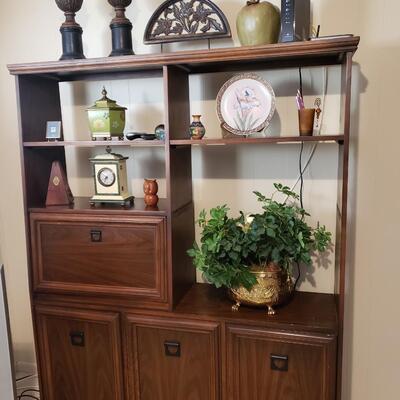 Wood entertainment unit