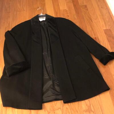 7 Ladies Coats Sizes M & L (Landâ€™s End, London Fog & More) & Size 10 Rubber Boots (H-KM)