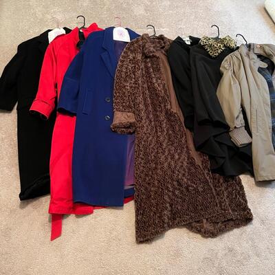 7 Ladies Coats Sizes M & L (Landâ€™s End, London Fog & More) & Size 10 Rubber Boots (H-KM)