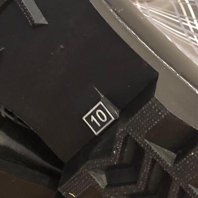 7 Ladies Coats Sizes M & L (Landâ€™s End, London Fog & More) & Size 10 Rubber Boots (H-KM)