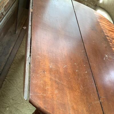 Mahogany wood table-antique
