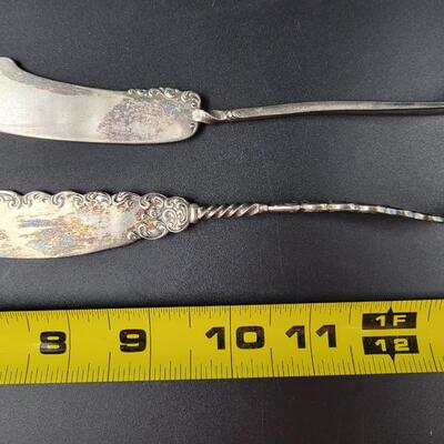 SILVER PLATE BUNDLE OF KNIVES