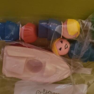 Vintage fisher price little people plane white/red/blue plane with little  people & boat 1970s