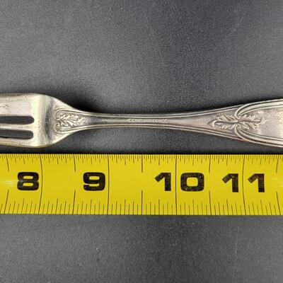 ROGER & BRO ANTIQUE PICKLE FORK