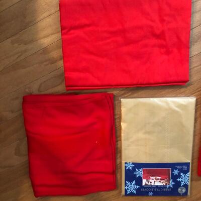 Xmas Table Linens, Serving Dishes, Dessert Plates & More (PR-KM)