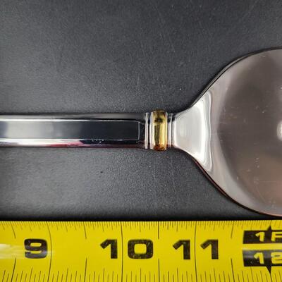 ONEIDA USA SERVING UTENSIL