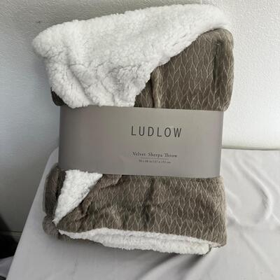 Two Velvet Throws (G-MG)