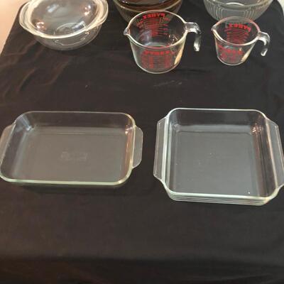 6 Glass Pyrex Dishes & 2 Measuring Cups (PR-KM)