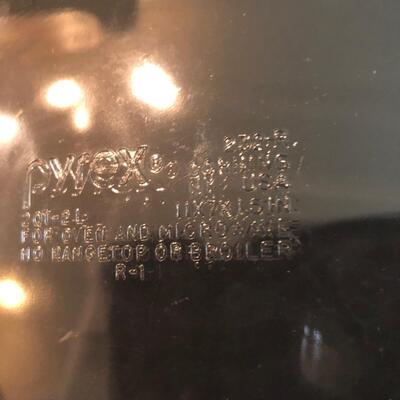 6 Glass Pyrex Dishes & 2 Measuring Cups (PR-KM)