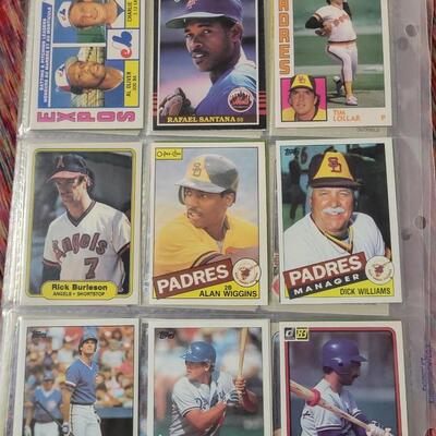BASEBALL CARDS IN SLEEVE LOT #1