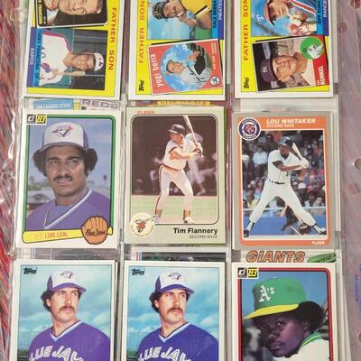 BASEBALL CARDS IN SLEEVE LOT #1