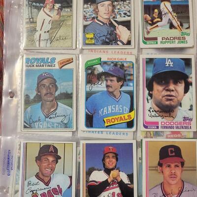 BASEBALL CARDS IN SLEEVE LOT #1