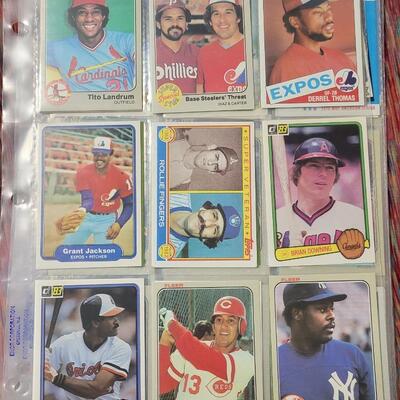 BASEBALL CARDS IN SLEEVE LOT#2