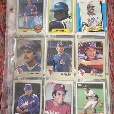 BASEBALL CARDS IN SLEEVE LOT#2
