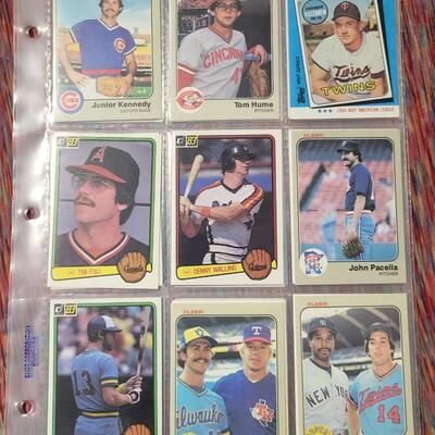 BASEBALL CARDS IN SLEEVE LOT#2