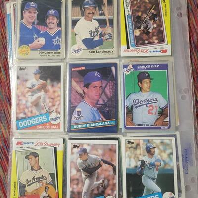 BASEBALL CARDS IN SLEEVE LOT#2