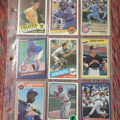 BASEBALL CARDS IN SLEEVE LOT#2