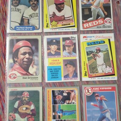 BASEBALL CARDS IN SLEEVE LOT#2