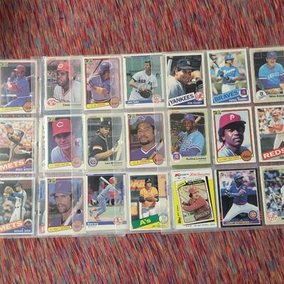 BASEBALL CARDS IN SLEEVE LOT #3