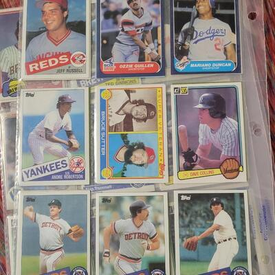 BASEBALL CARDS IN SLEEVE LOT #3