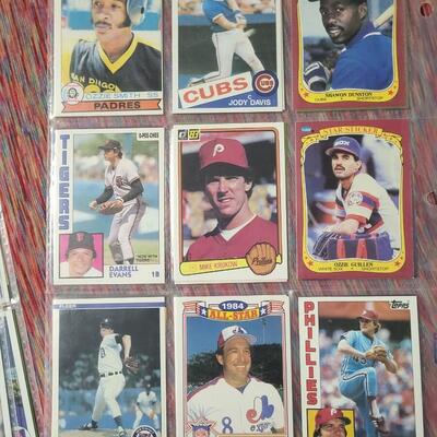BASEBALL CARDS IN SLEEVE LOT #4