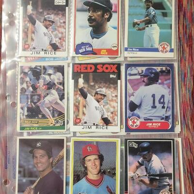 BASEBALL CARDS IN SLEEVE LOT #5