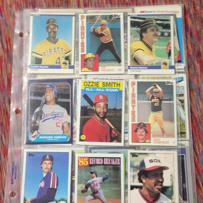 BASEBALL CARDS IN SLEEVE LOT #6