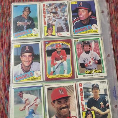 BASEBALL CARDS IN SLEEVE LOT #6
