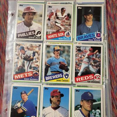 BASEBALL CARDS IN SLEEVE LOT #6