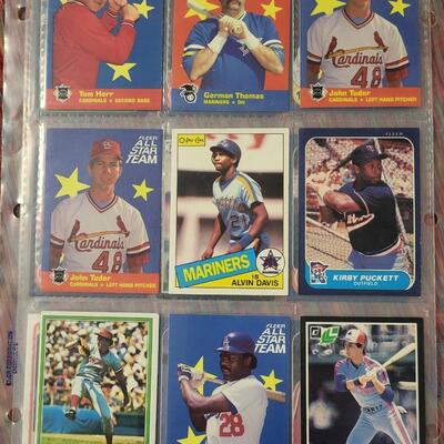 BASEBALL CARDS IN SLEEVE LOT #8