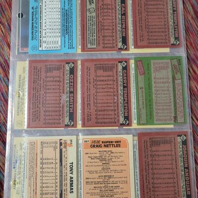 BASEBALL CARDS IN SLEEVE LOT #8