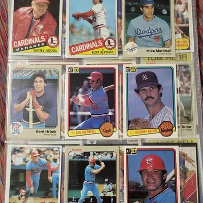 BASEBALL CARDS IN SLEEVE LOT #8