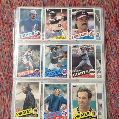 BASEBALL CARDS IN SLEEVE LOT #9