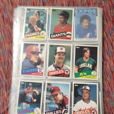 BASEBALL CARDS IN SLEEVE LOT #9