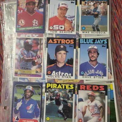 BASEBALL CARDS IN SLEEVE LOT #9