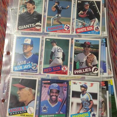 BASEBALL CARDS IN SLEEVE LOT #9