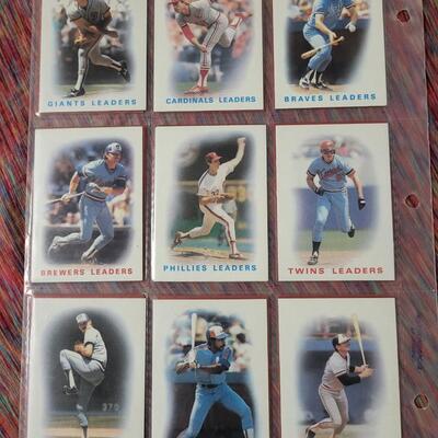 BASEBALL CARDS IN SLEEVE LOT #10