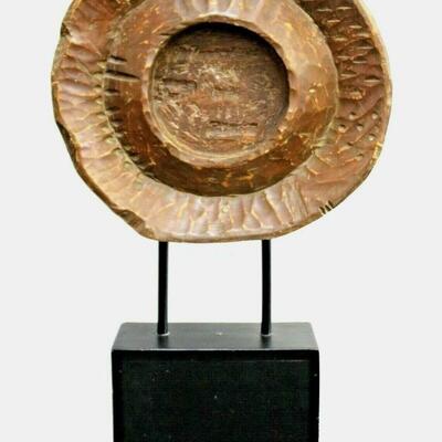 wood sculpture hand carvesd