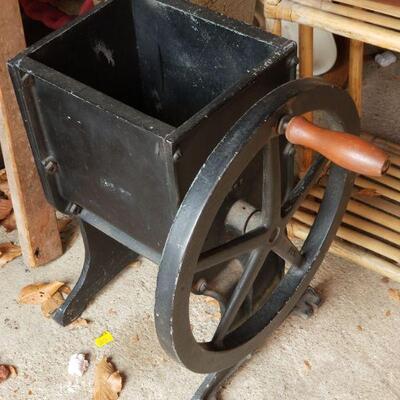 Antique and Vintage Objects - Ice Crusher