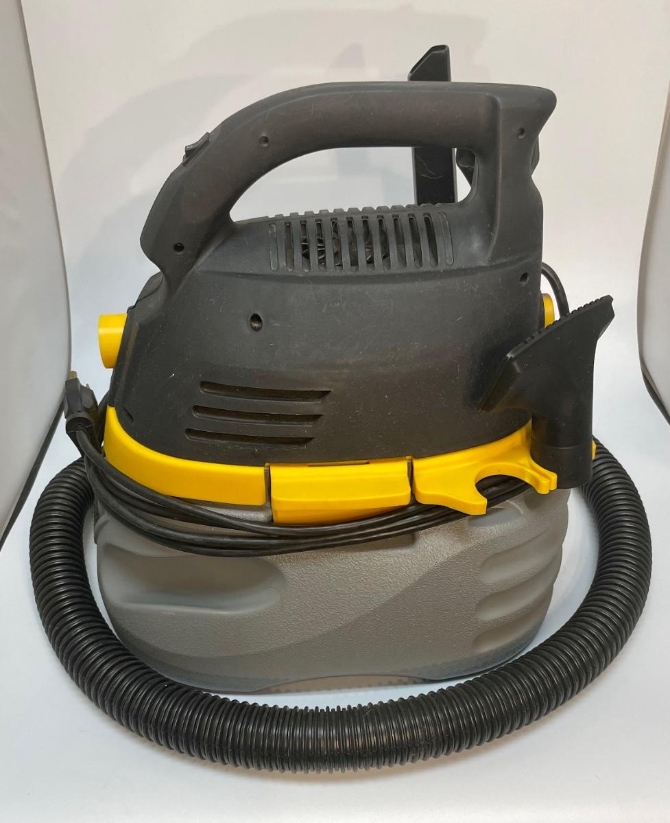 Emerson Electric Stinger 4amp Wet/Dry Vac